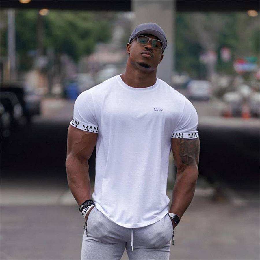 Men's short-sleeved polyester gym fitness T-shirt breathable lightweight